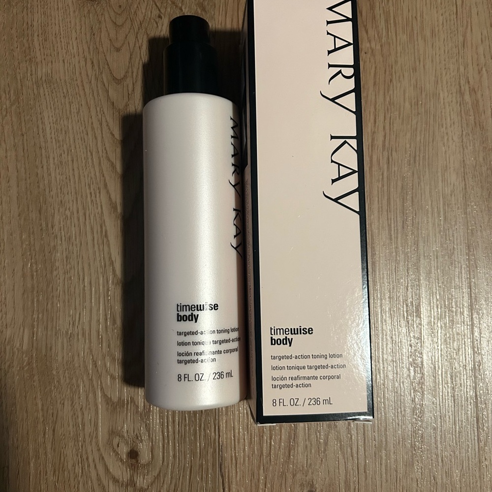 Mary Kay White Makeup Collection